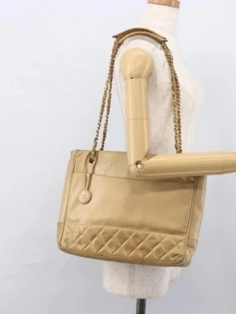 CHANEL Matelasse Chain Shoulder Bag Lamb Skin Beige Gold CC Auth 172997